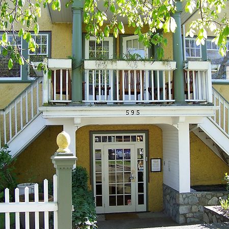 Rosewood Inn Вікторія Екстер'єр фото