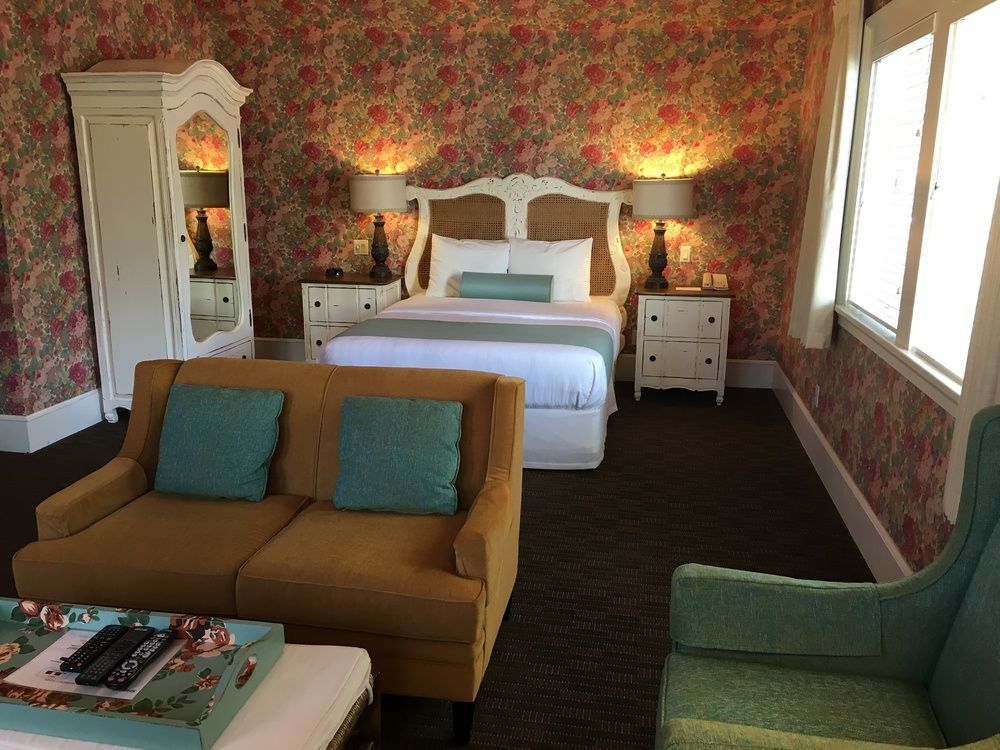 Rosewood Inn Вікторія Екстер'єр фото